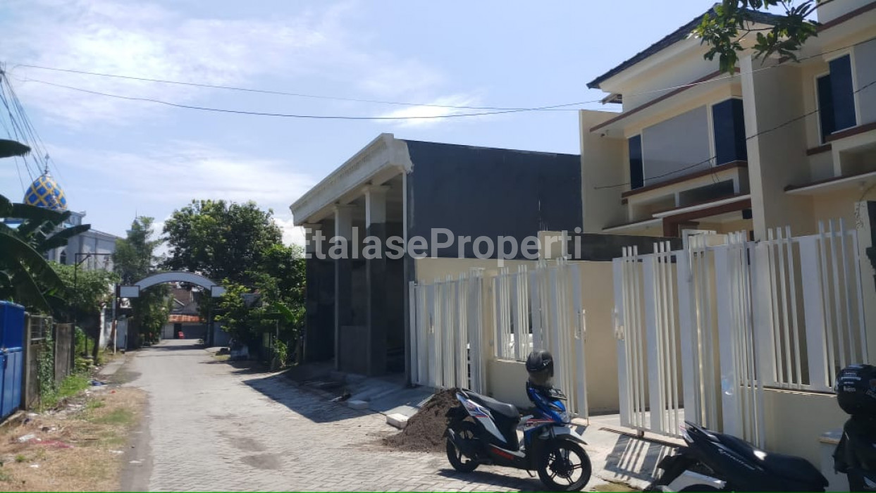 Foto properti Dijual Rumah Baru Gress Lokasi One Gate Wonorejo Selatan 1