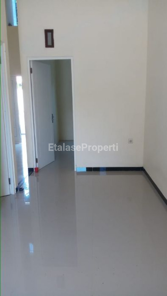 Foto properti Dijual Rumah Baru Gress Lokasi One Gate Wonorejo Selatan 6