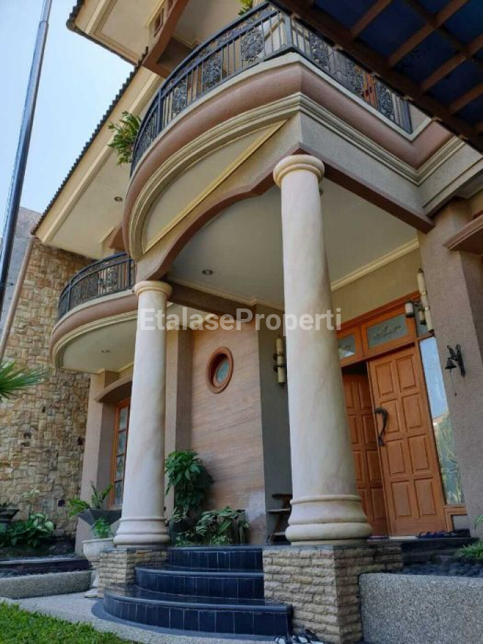 Foto properti Dijual Rumah Mewah Elit Bukit Darmo Golf Surabaya 1