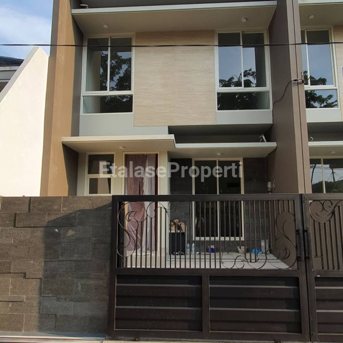 Foto properti Dijual Rumah Minimalis Milenial Siap Huni Termurah Di Mulyosari Utara Depan Taman 1