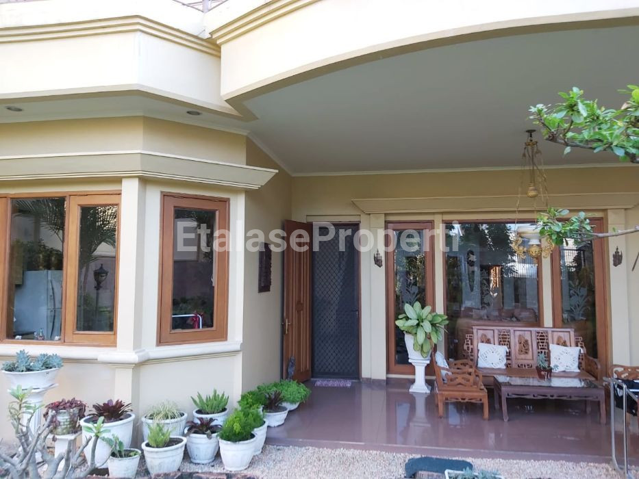 Foto properti DIJUAL RUMAH GRAHA FAMILY BAGUS DAN MEWAH 1