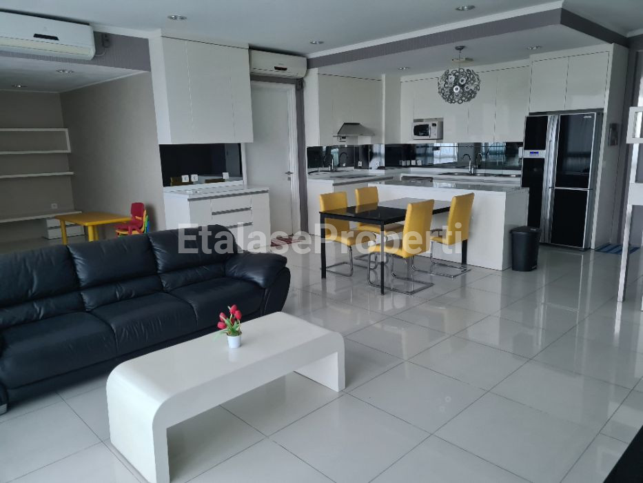 Foto properti CW APARTMENT 4 BR. Luxury Furnish. Lengkap . Tinggal Masuk 1