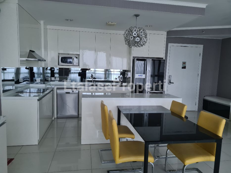 Foto properti CW APARTMENT 4 BR. Luxury Furnish. Lengkap . Tinggal Masuk 2