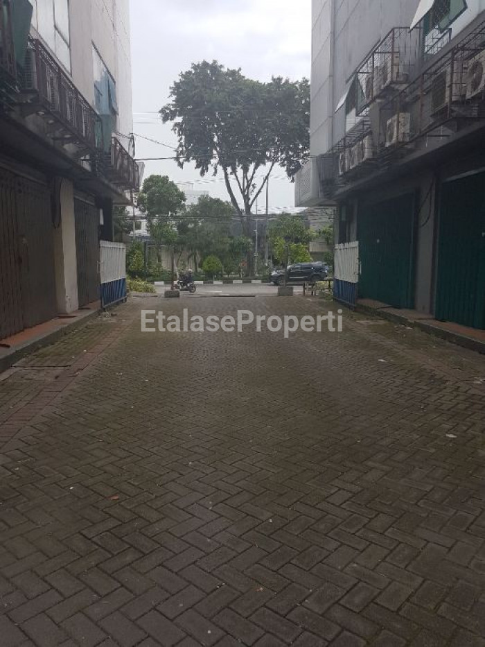 Foto properti Ruko Darmo Galeria Di Jl Mayjend Sungkono Surabaya 9