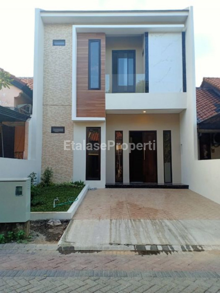 Foto properti Dijual Rumah Alam Hijau, Surabaya Barat 4