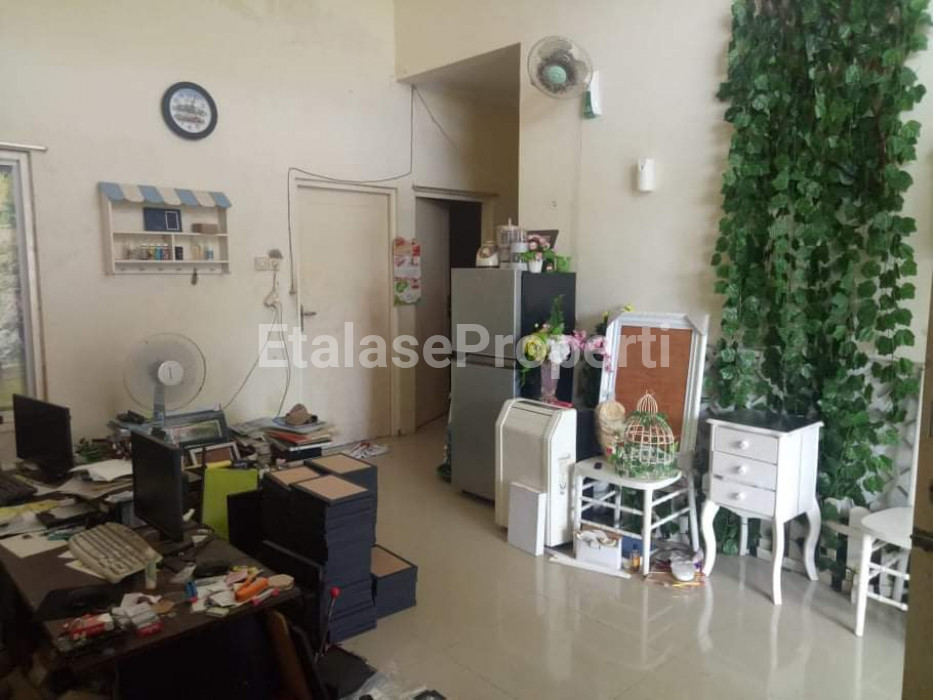 Foto properti Dijual Rumah Siap Huni Ciamso Perum Greenlake Wonorejo 5