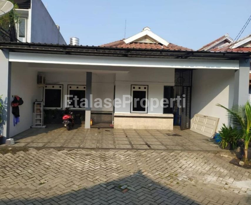 Foto properti Jual Rumah Kompleks Exklusive Waru Unimas Garden Regency 2