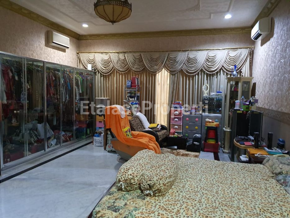 Foto properti Dijual Rumah Margorejo Indah Utara, Surabaya Selatan 9