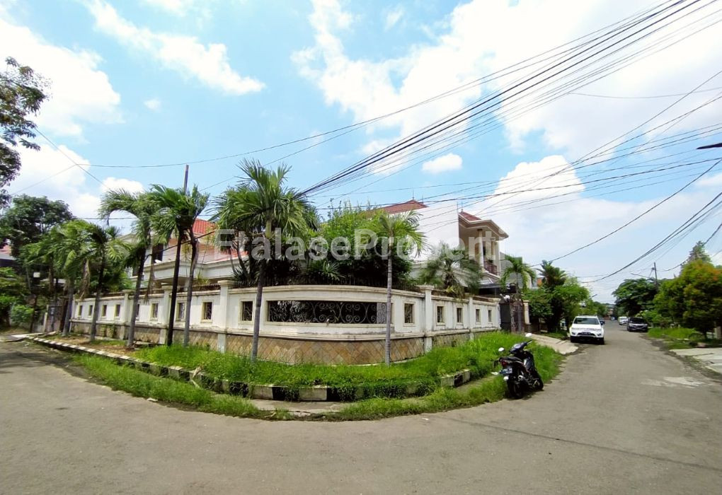 Foto properti MURAH BESAR! Dijual Rumah Hitung Tanah Manyar Rejo 3