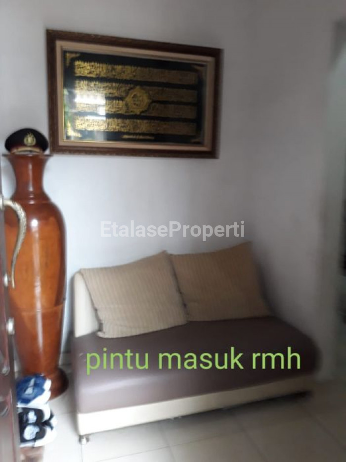 Foto properti DEKAT APARTEMEN! Dijual Rumah Purimas Ada Pohon Besar 2