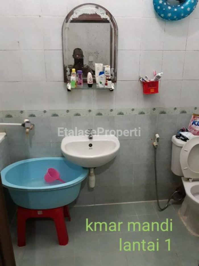 Foto properti DEKAT APARTEMEN! Dijual Rumah Purimas Ada Pohon Besar 5