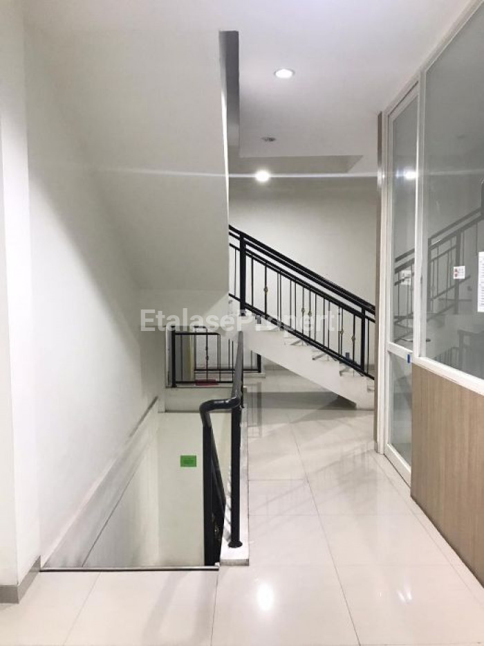 Foto properti HOOK MEWAH STRATEGIS! Dijual Ruko Raya Tenggilis Dekat Jemursari 0 Jalan Raya 6