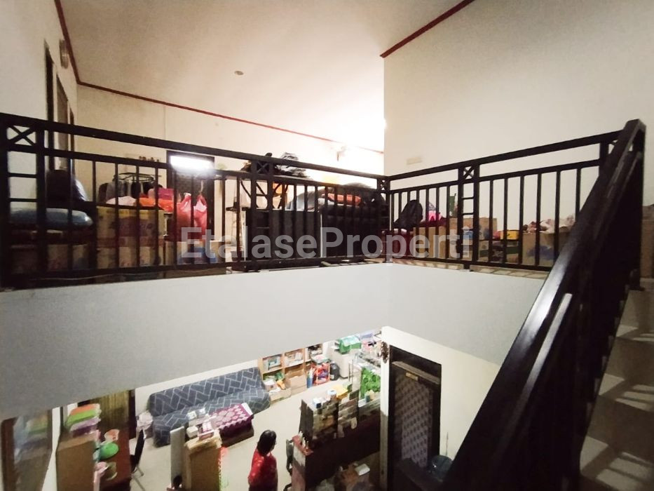 Foto properti DEKAT SEKOLAH! Dijual Rumah Kebraon Widya Karangpilang Cocok Untuk Bisnis Alat Tulis 6