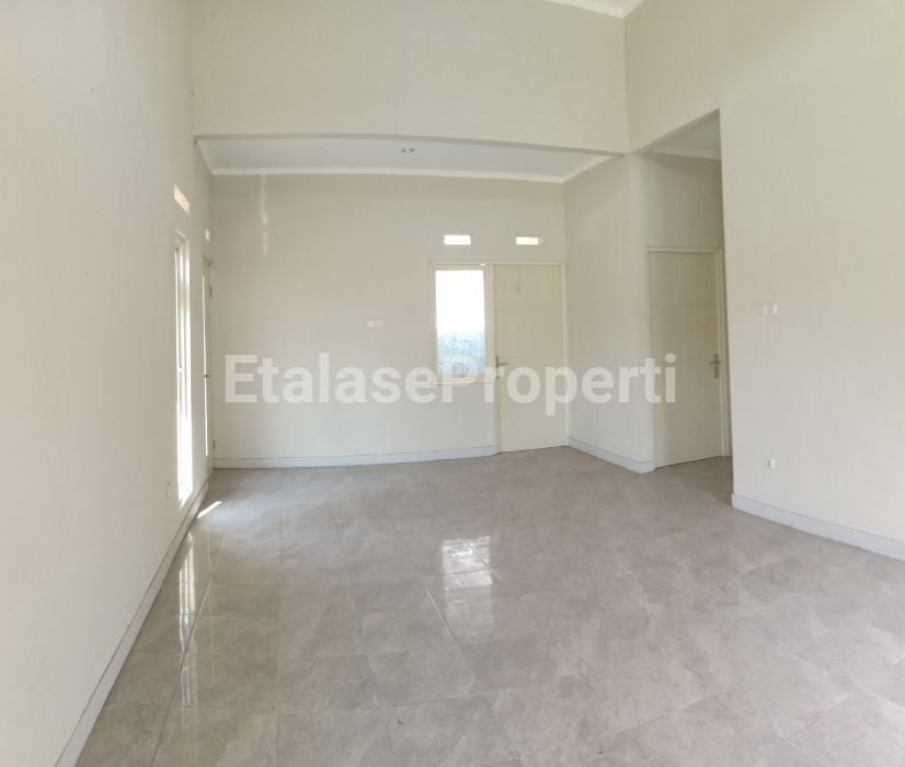 Foto properti Dijual Rumah Hook Di Puri Surya Jaya - Valencia Terrace 4