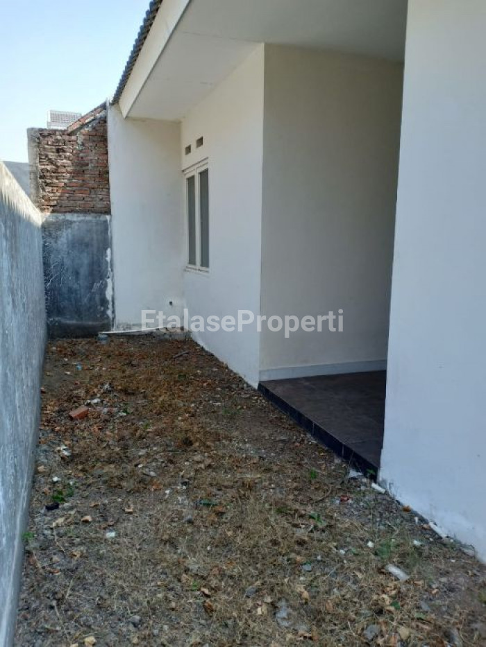 Foto properti Dijual Rumah Hook Di Puri Surya Jaya - Valencia Terrace 5