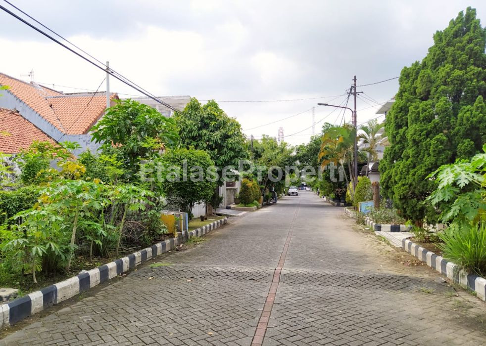 Foto properti HITUNG TANAH! Dijual Rumah Gayungsari Dekat Ayani 2