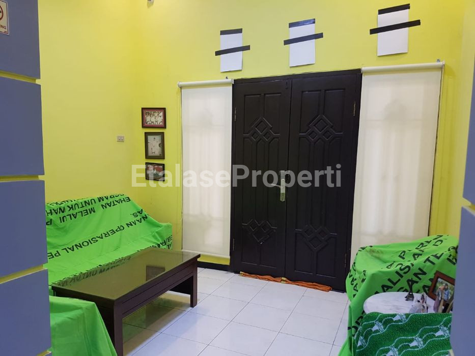 Foto properti BESAR MEMBAHANA! Dijual Rumah Delta Sari Baru 3