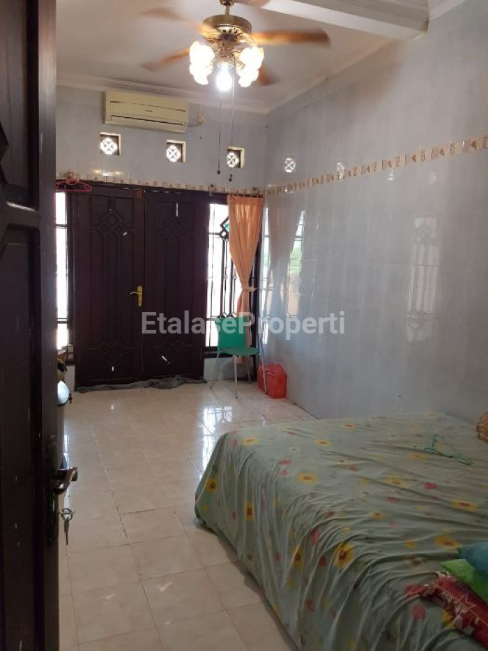 Foto properti BESAR MEMBAHANA! Dijual Rumah Delta Sari Baru 4