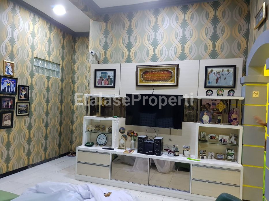 Foto properti BESAR MEMBAHANA! Dijual Rumah Delta Sari Baru 8