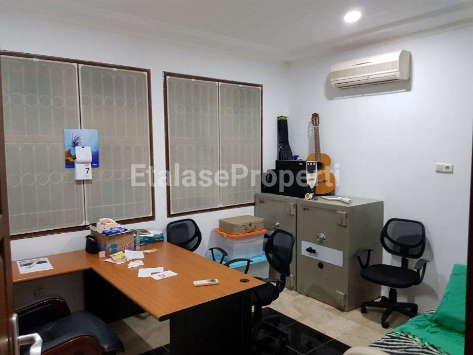 Foto properti Turun Harga 🔥 LUAS LEGA CLASSIC! Dijual Cepat Rumah Villa Kalijudan 5