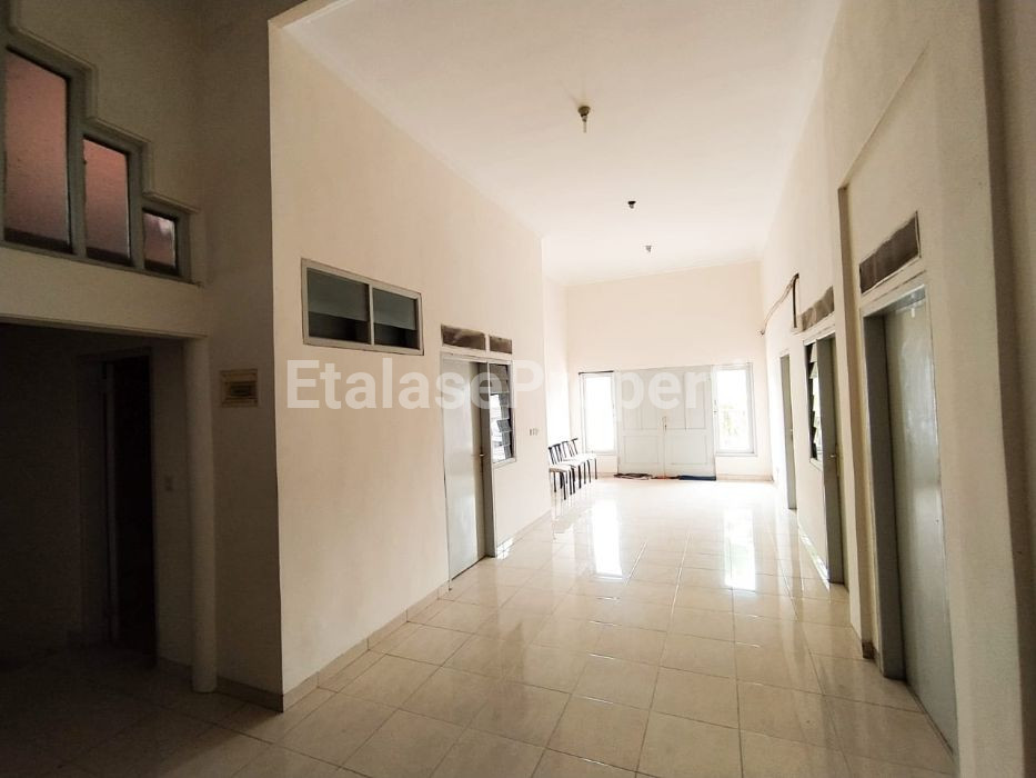 Foto properti COCOK KOST! Dijual Rumah Luas Ada Balkon Atas Baruk Utara 4