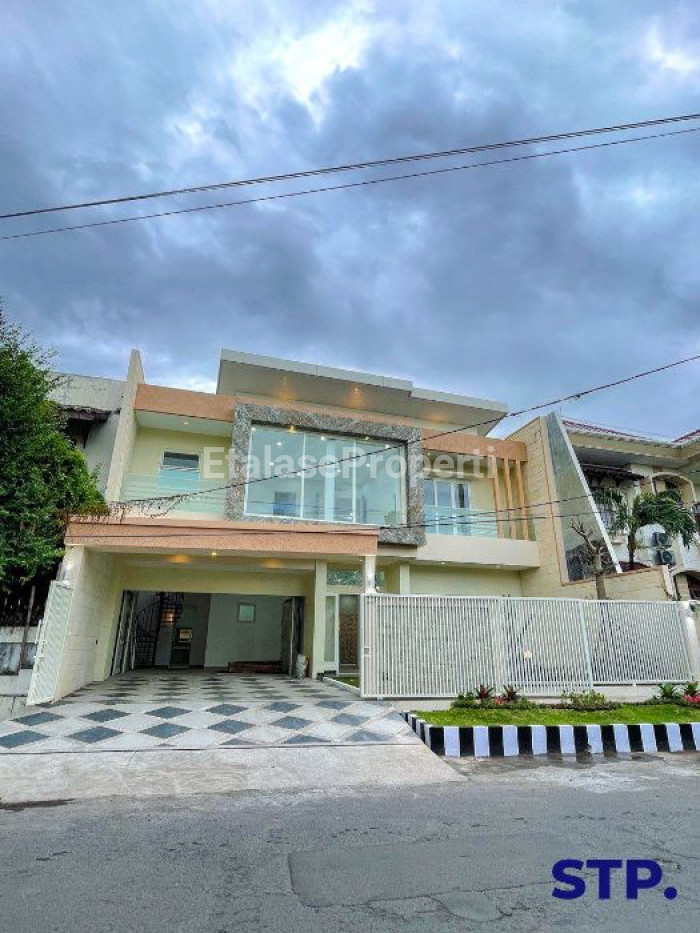 Foto properti TURUN HARGA - Rumah Mewah Kertajaya Indah Timur Blok Favorit + PRIVATE POOL 1