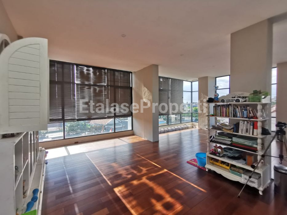 Foto properti Dijual Ruko Kantor Area Darmo Surabaya 4 Lantai 3