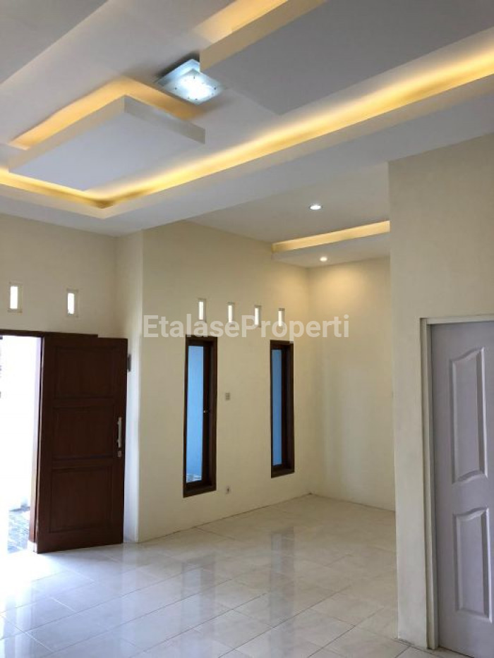 Foto properti PLAFOND MEWAH! Dijual Rumah Puri Surya Jaya Cluster Terdepan! Baru Renov Oct 2020 2