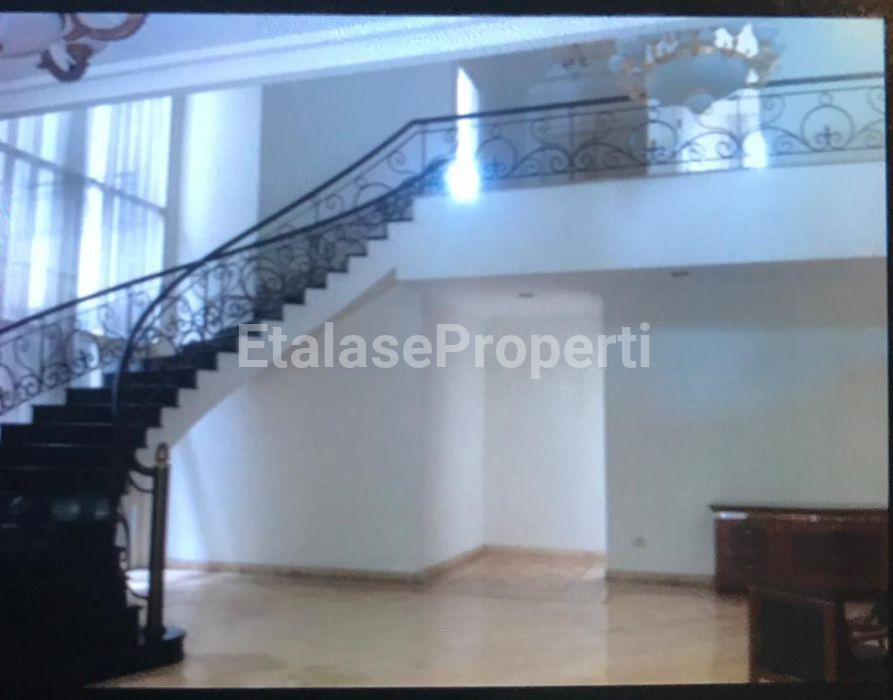 Foto properti Jual Rumah Darmo Hill (Jalan Utama) 3