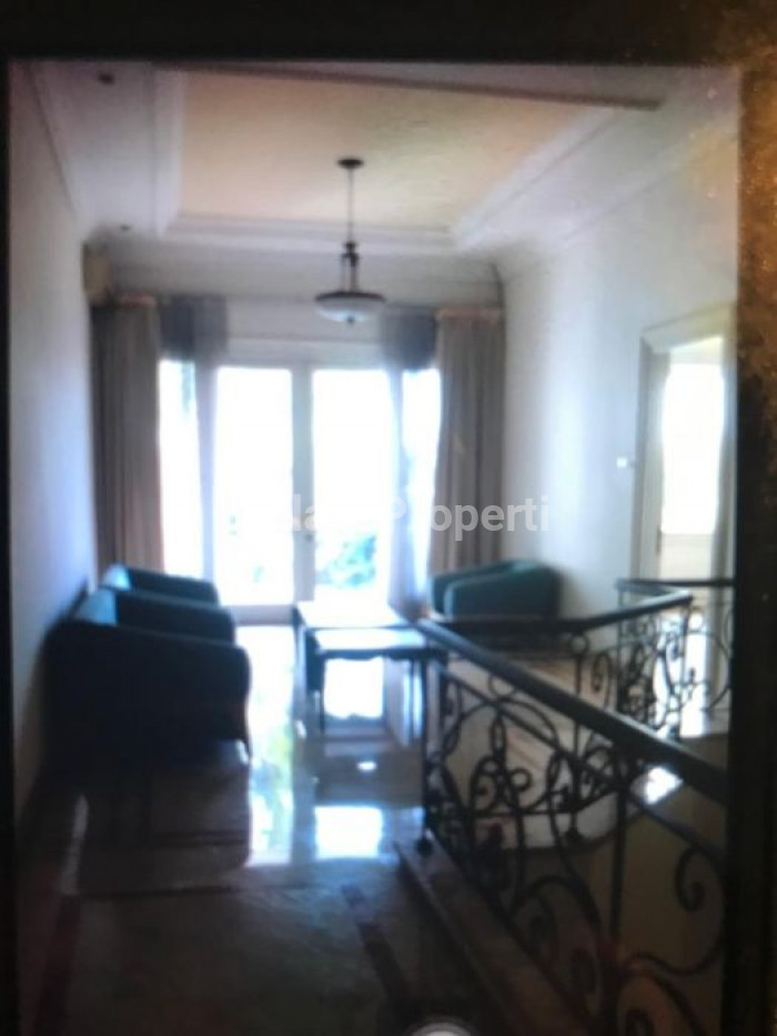 Foto properti Jual Rumah Darmo Hill (Jalan Utama) 4