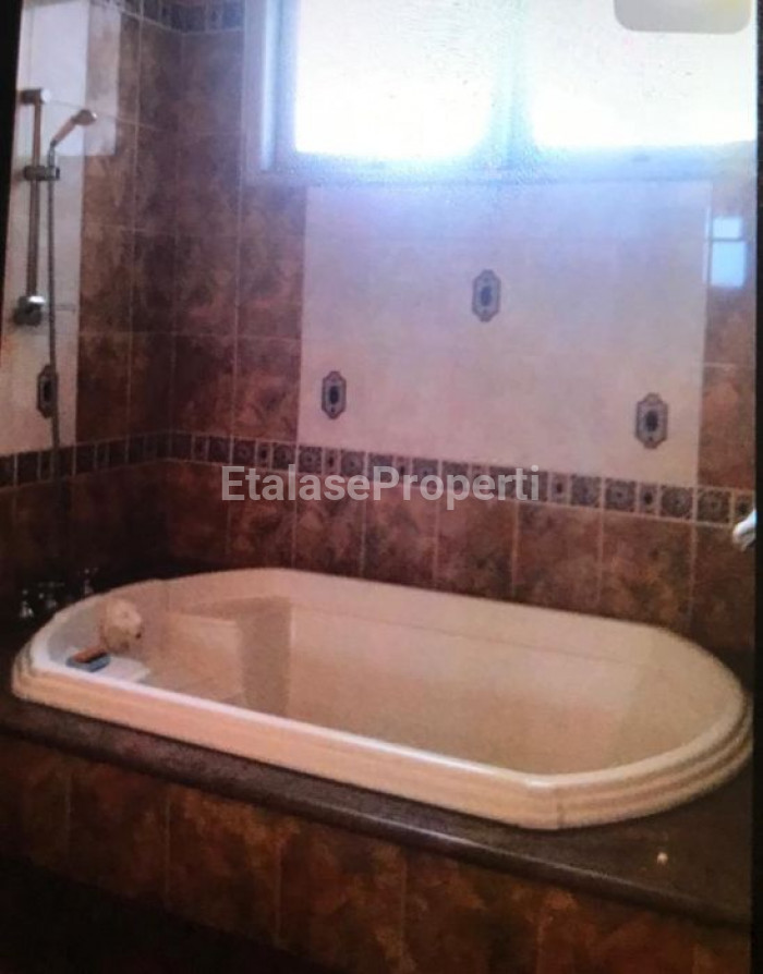 Foto properti Jual Rumah Darmo Hill (Jalan Utama) 6
