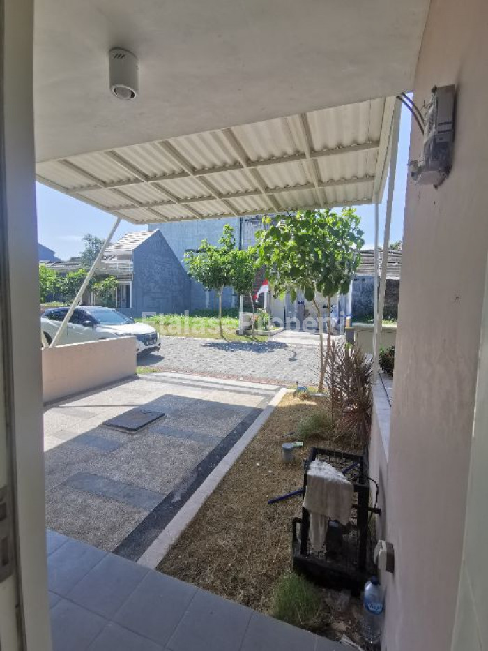 Foto properti Sewa Rumah Baru Semi Furnish 5