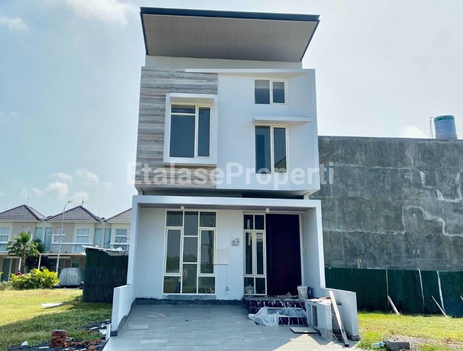Foto properti Dijual Rumah Grand Island Pakuwon City Cluster Suvadiva 1