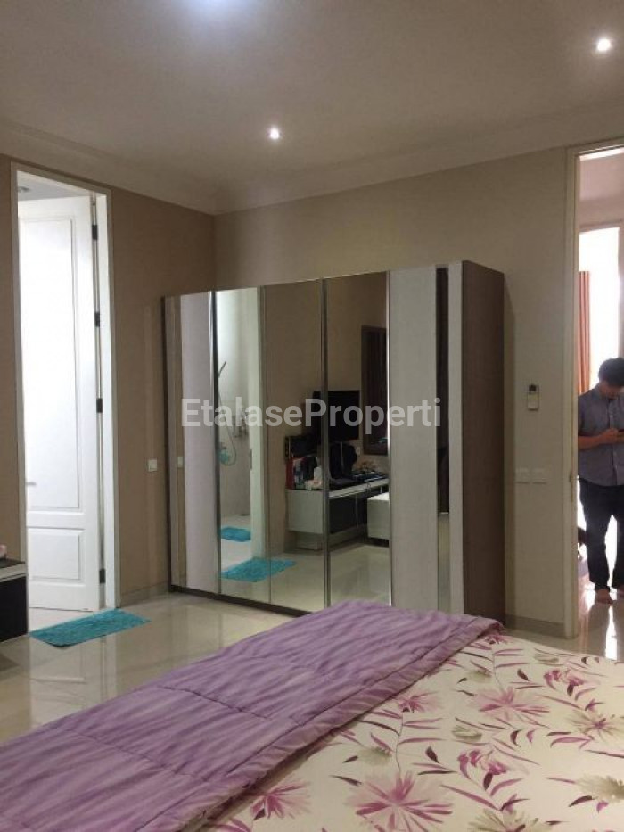 Foto properti Dijual Rumah Villa Bukit Regency 3 Pakuwon Indah SBY Barat Dkt PTC 10