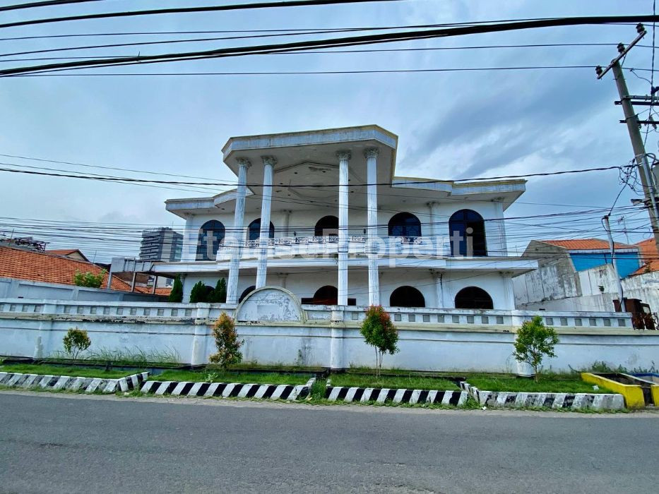 Foto properti Dijual Rumah  Super Luas Mojoklanggru Kidul 1 1