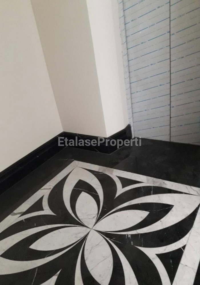 Foto properti Dijual Apartment Mewah 3 Bedroom, The Adhiwangsa, Golf View Residence, Surabaya Barat 3