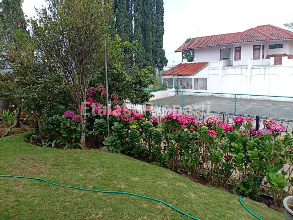 Foto properti Dijual Villa Selecta 3