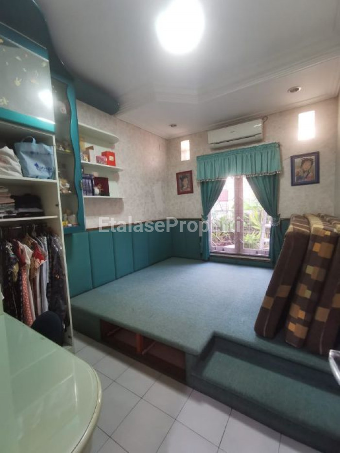 Foto properti Rumah 2 Lantai Di Nginden Intan Barat Blok C 5