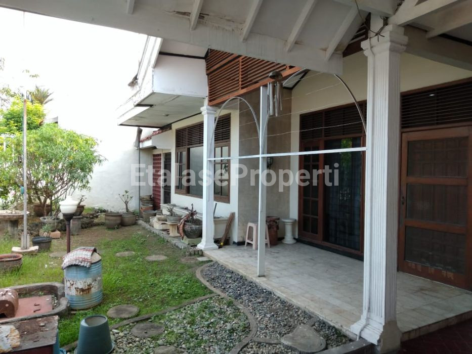 Foto properti Rumah Luas Sangat Dekat Ubaya Tenggilis 9