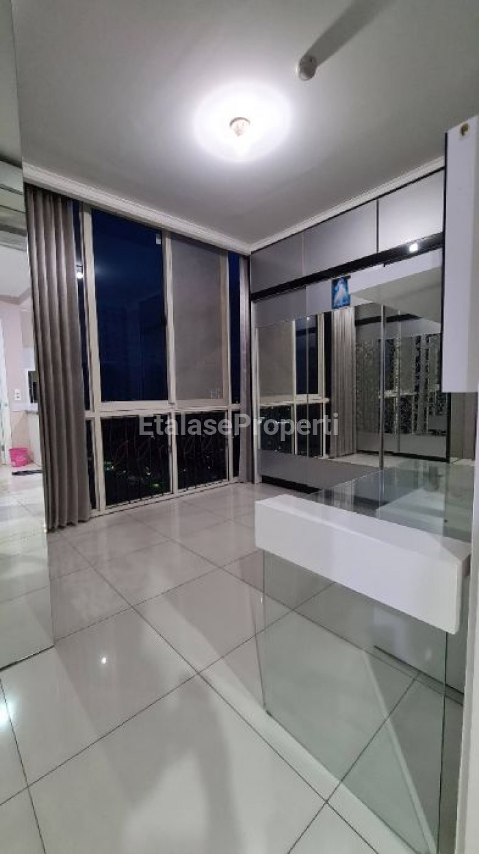 Foto properti VUE 3 BR BALKON CW APARTMENT CIPUTRA WORLD SURABAYA 3