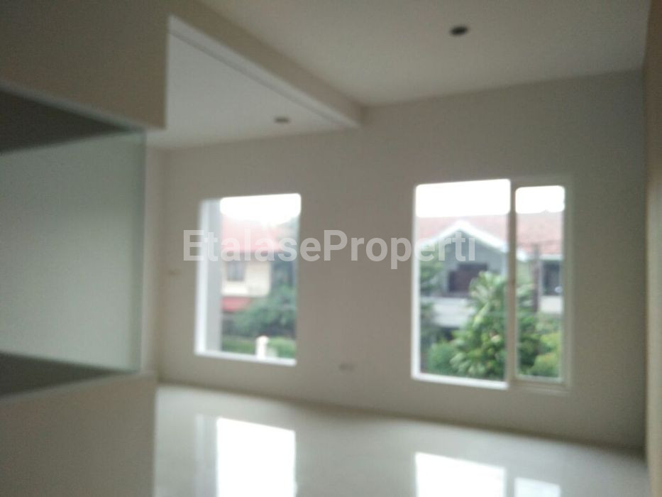 Foto properti MEWAH MINIMALIS! DIJUAL RUMAH NGINDEN INTAN BARAT 2