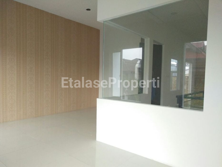 Foto properti MEWAH MINIMALIS! DIJUAL RUMAH NGINDEN INTAN BARAT 6