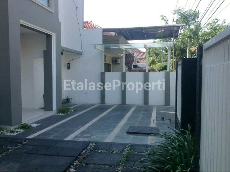 Foto properti MEWAH MINIMALIS! DIJUAL RUMAH NGINDEN INTAN BARAT 7