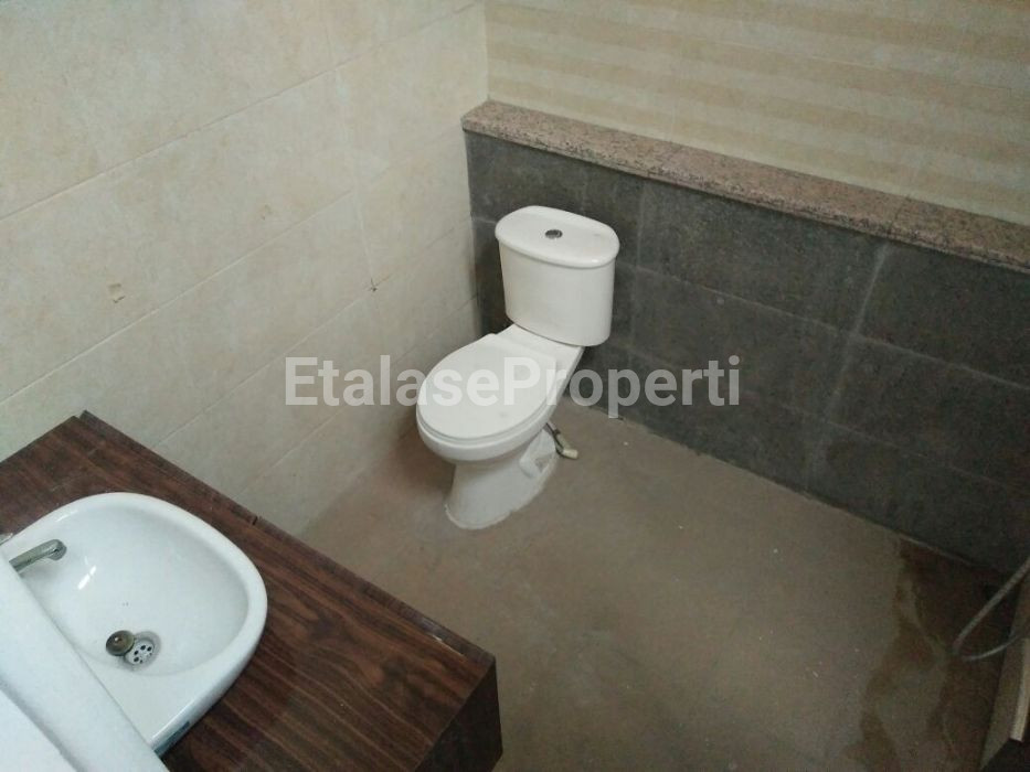 Foto properti MEWAH MINIMALIS! DIJUAL RUMAH NGINDEN INTAN BARAT 8