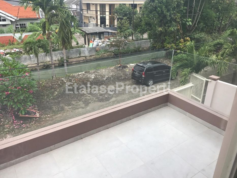 Foto properti BARU GRESS! DIJUAL MURAH RUMAH SEMOLOWARU ELOK 6