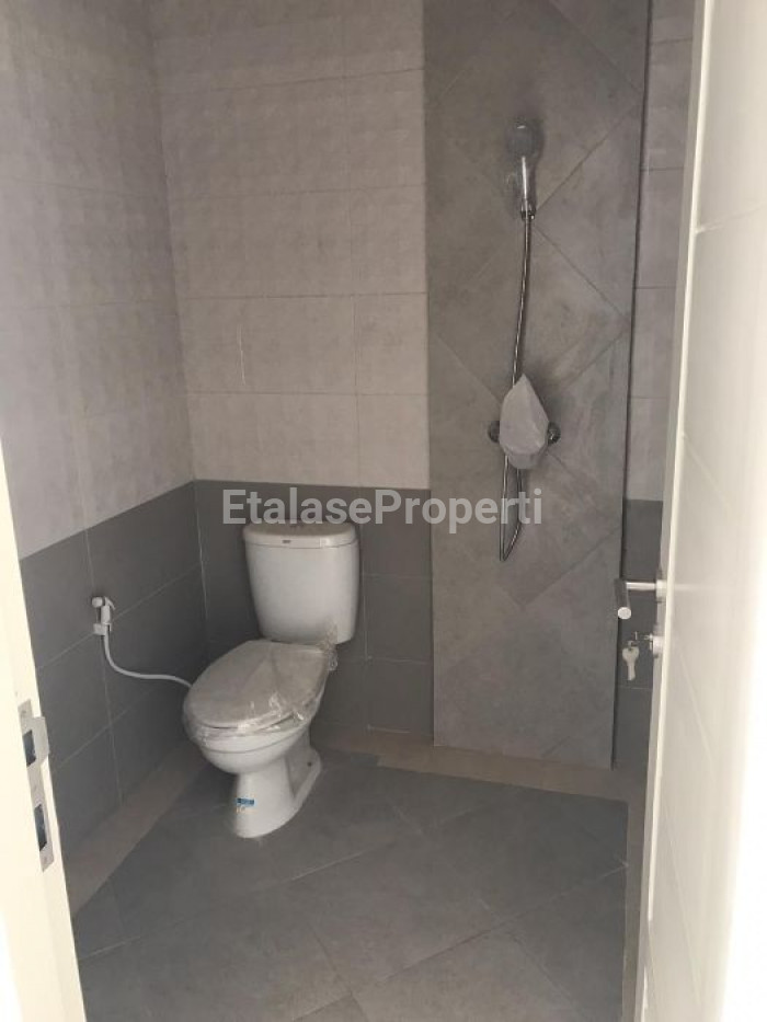 Foto properti BARU GRESS! DIJUAL MURAH RUMAH SEMOLOWARU ELOK 9