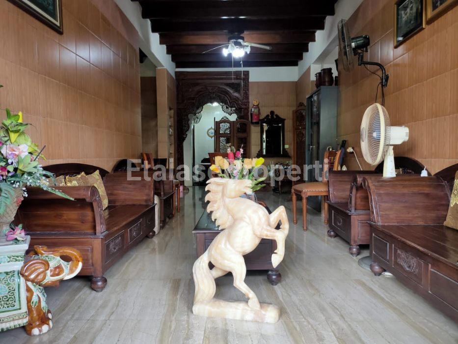 Foto properti Dijual Rumah Klasik Style Jawa Di Sutorejo Selatan 2