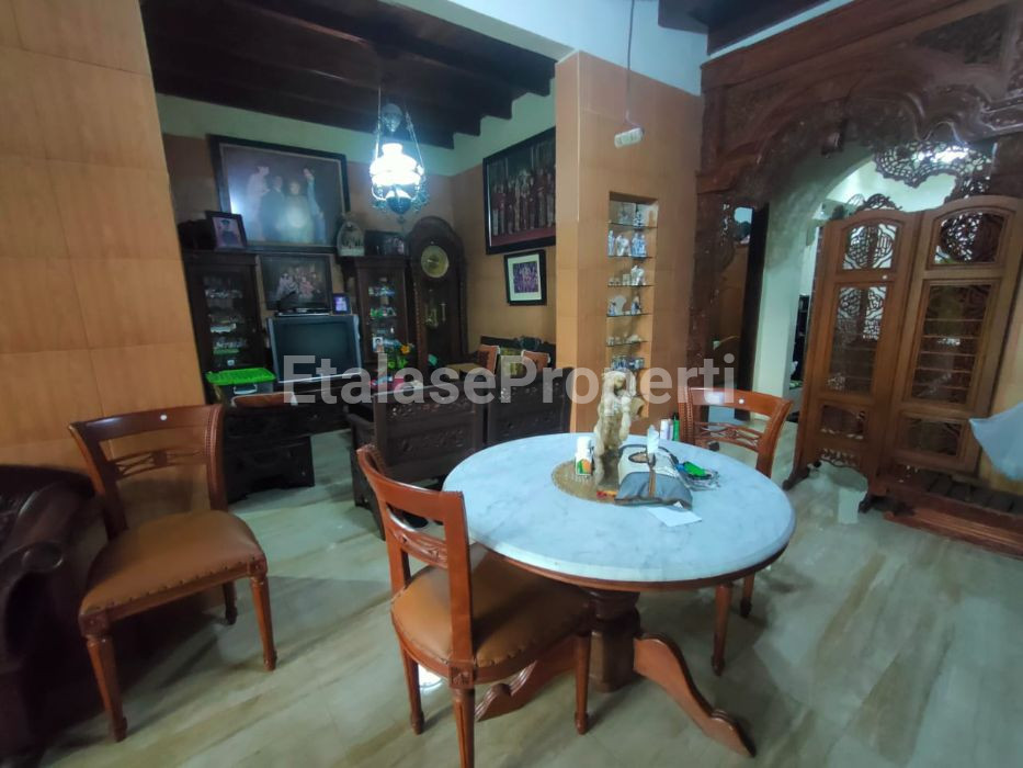 Foto properti Dijual Rumah Klasik Style Jawa Di Sutorejo Selatan 4