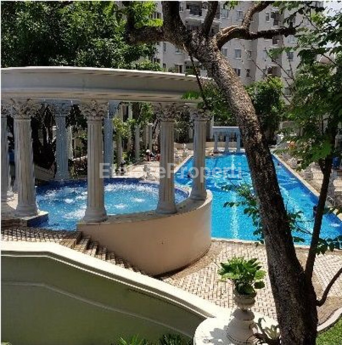 Foto properti TOWN HOUSE Pakuwon Indah Fully Furnished Balcony View POOL Di Riviera Mansion Surabaya Barat 1