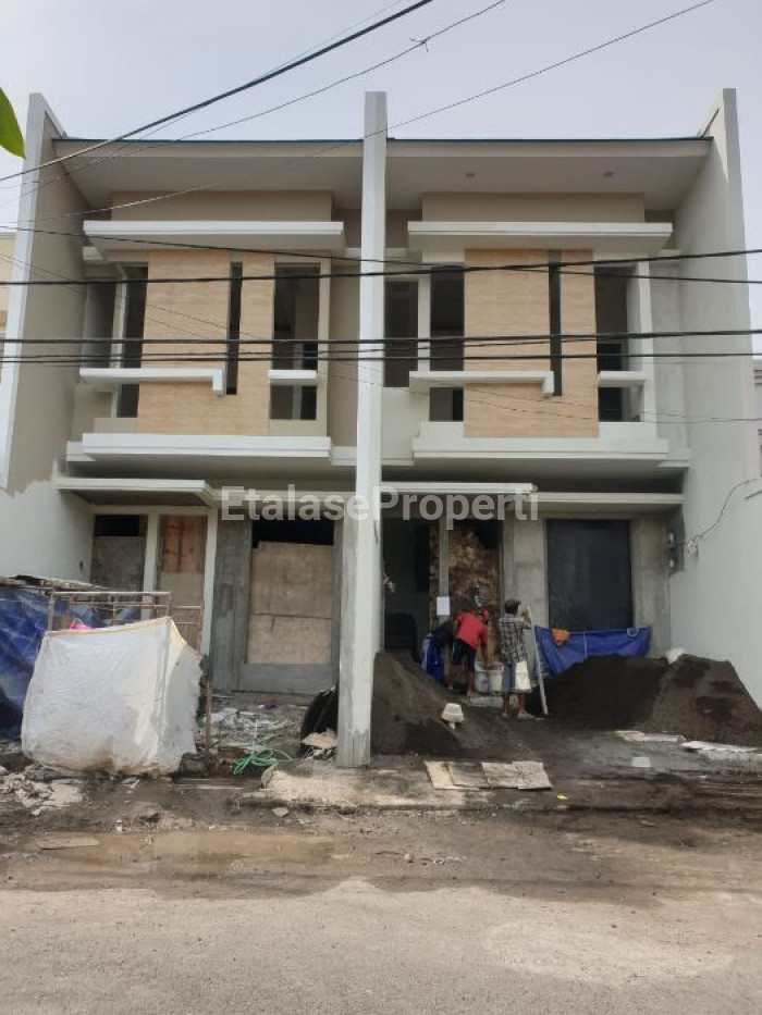 Foto properti Rumah 2 Lantai Nginden Intan Di Surabaya Barat 2